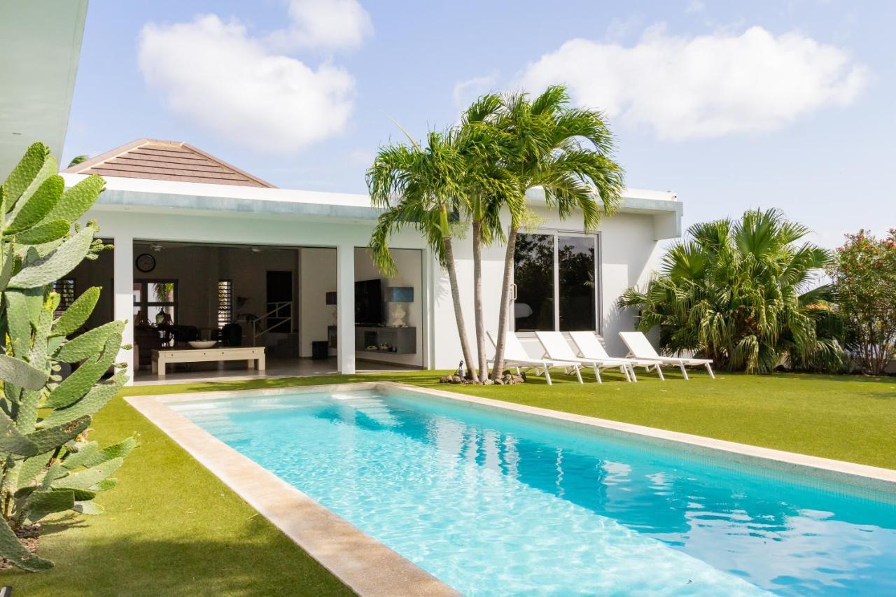 Stylish 4 Bedroom Modern Villa Design, Walking Distance From The Beach Jan Thiel Exterior foto