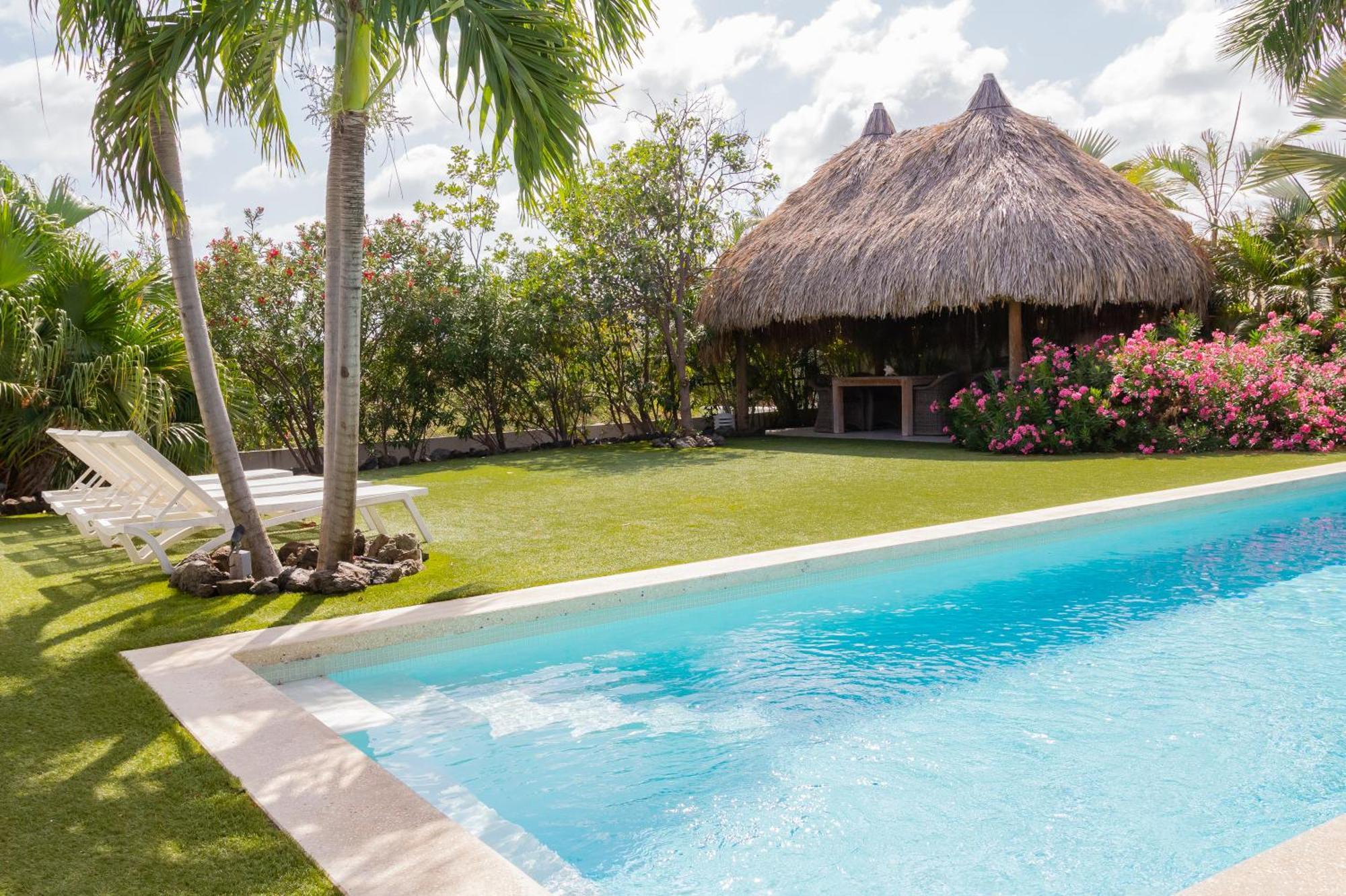 Stylish 4 Bedroom Modern Villa Design, Walking Distance From The Beach Jan Thiel Exterior foto