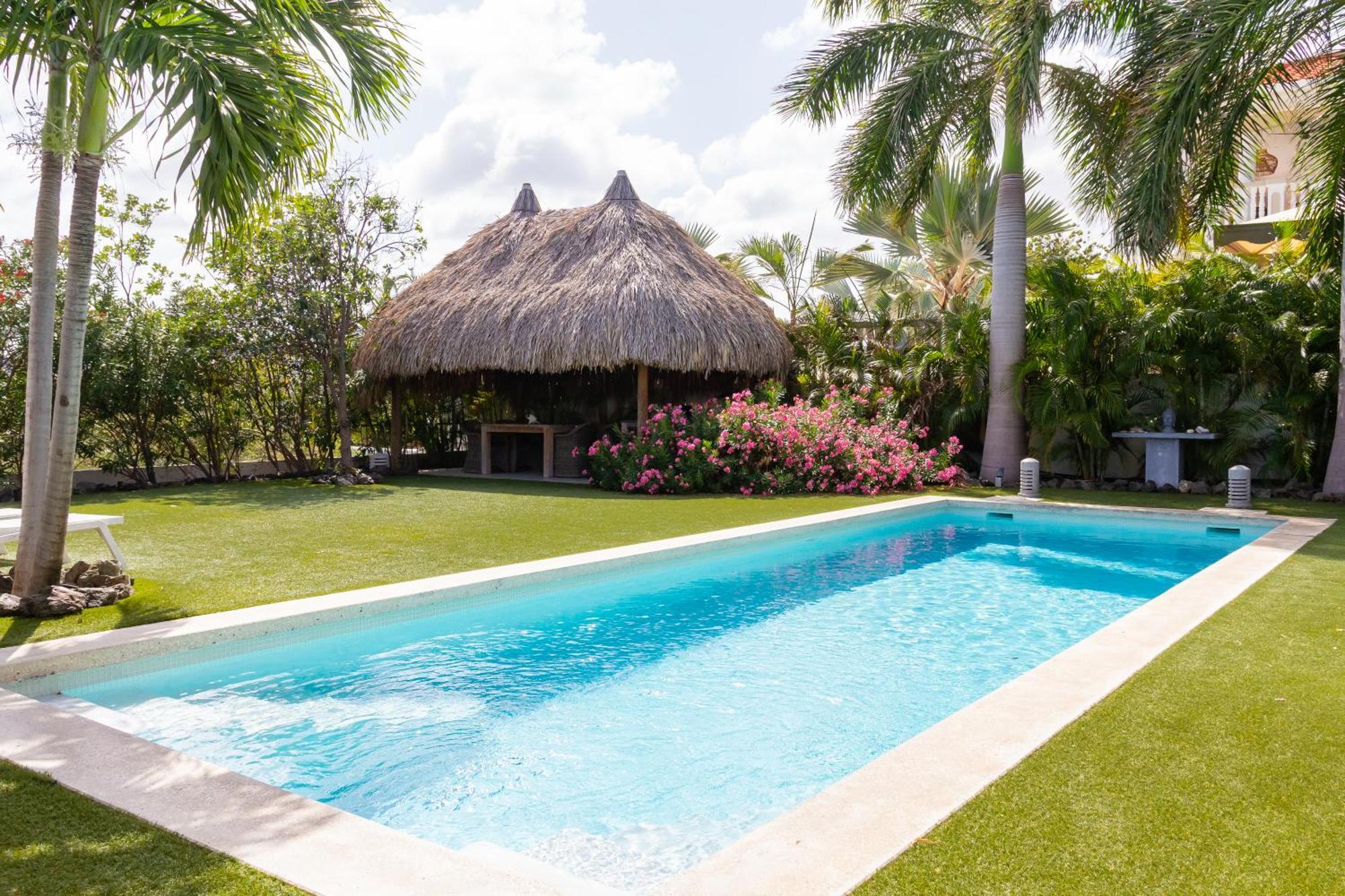 Stylish 4 Bedroom Modern Villa Design, Walking Distance From The Beach Jan Thiel Exterior foto