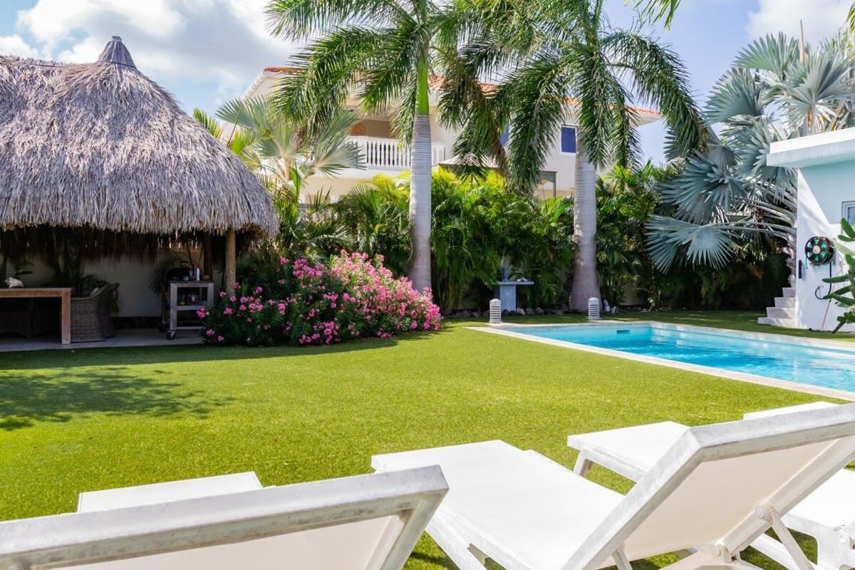 Stylish 4 Bedroom Modern Villa Design, Walking Distance From The Beach Jan Thiel Exterior foto