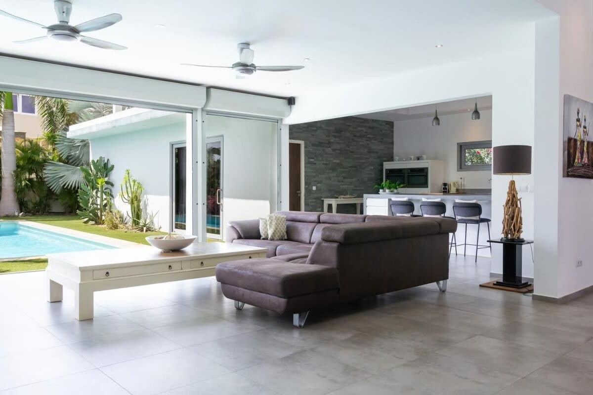 Stylish 4 Bedroom Modern Villa Design, Walking Distance From The Beach Jan Thiel Exterior foto