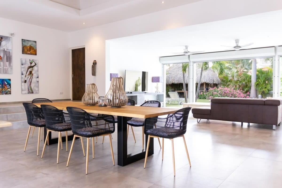 Stylish 4 Bedroom Modern Villa Design, Walking Distance From The Beach Jan Thiel Exterior foto