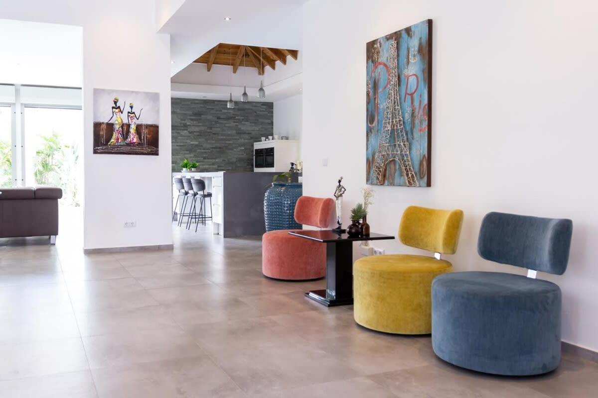 Stylish 4 Bedroom Modern Villa Design, Walking Distance From The Beach Jan Thiel Exterior foto